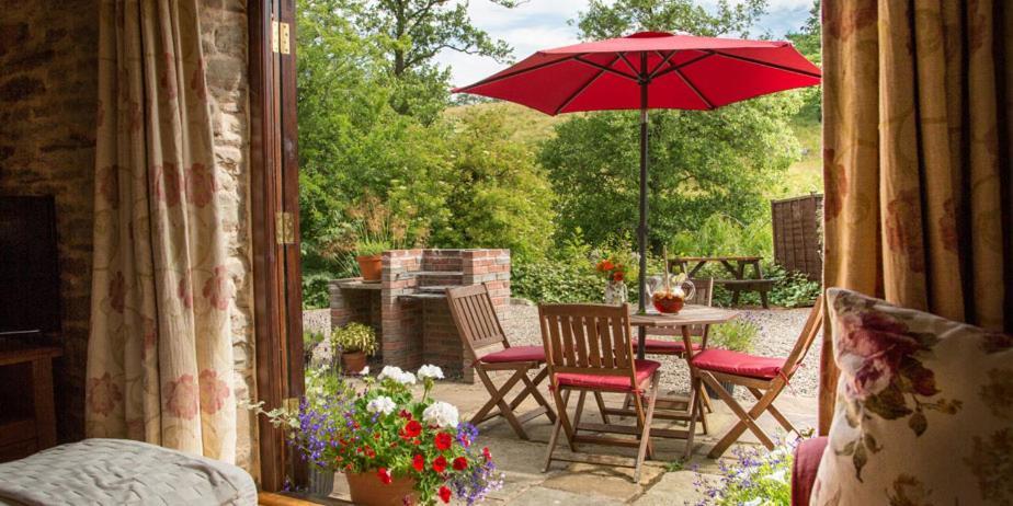 River Cottage@Cwm Mill - Riverside Family Holidays In The Black Mountains Hereford Exterior foto